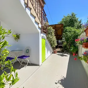Tomas Apartment